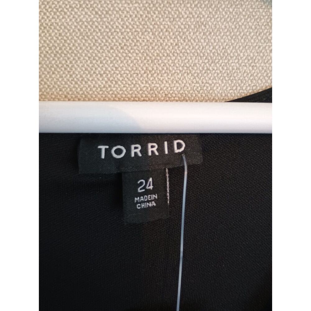 Torrid Dress Women 24 Black At The Knee Studio Refined Crepe Skater Babydoll New - Picture 3 of 8